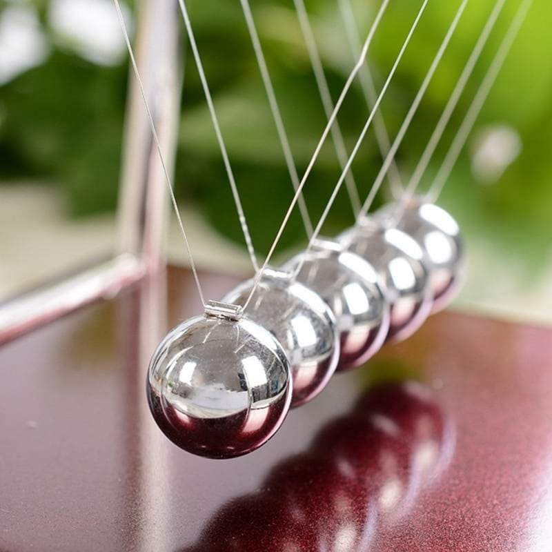Newton's Cradle - Self Balancing Steel Balls